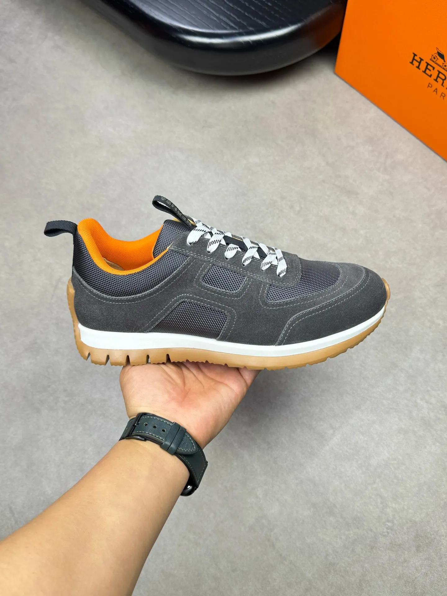 [HERMES] Hermès men's shoes 💰680💰 - high-end quality original items 🔍🔍🔍 casual sports shoes - upper: 🔝 suede environmentally friendly leather, brand high mercerized canvas body with forged ´H´ totem, tongue webbing injection molded brand logo - lining: brand canvas, foot pads; water-dyed cowhide -Outsole: ultra-light T men's shoes 💰U foam; two-color molded outsole -Ultra-high quality control, fine workmanship: highlighted (high-end, extravagance, grade) -Size: 39-44 (38, 45, can be customized)